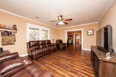 1628 Lundy Ln, Friendswood, TX 77546 - photo 6