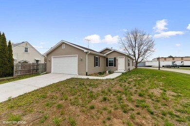 910 1st St N, Newton, IA 50208 - photo 2