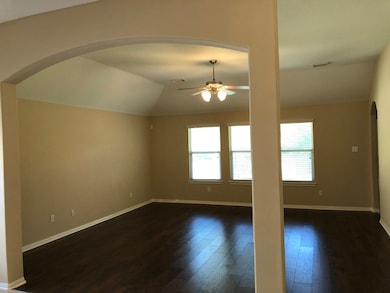 142 S Star Ridge Cir, Spring, TX 77382 - photo 2