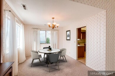 dining staged