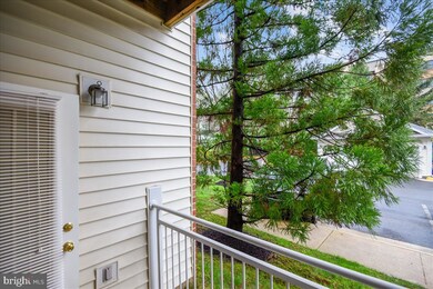 2931 Deer Hollow Way unit 102, Fairfax, VA 22031 - photo 5
