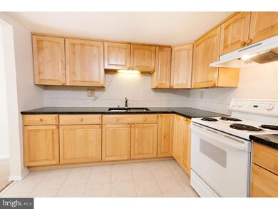 3063 Cardin Place unit V2, Norristown, PA 19403 - photo 6