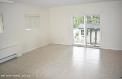 98 Ambassador Ln, Staten Island, NY 10309 - photo 4