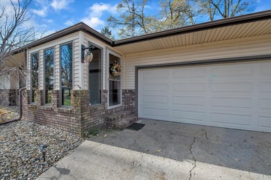 65212-M-66-WindowStill-Real-Estate-Photo