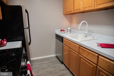 118 Mountain Rd unit 2B, Glen Burnie, MD 21060 - photo 2