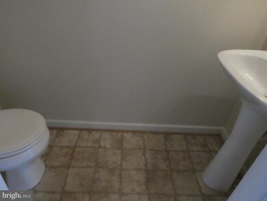 10355 Bridle Ct, Hagerstown, MD 21740 - photo 5