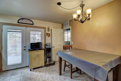 Eat in Kitchen
