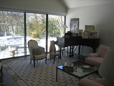 12 E Lyon Farm Dr, Greenwich, CT 06831 - photo 4