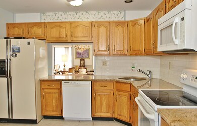 45 Ettl Ln unit 106, Greenwich, CT 06831 - photo 7