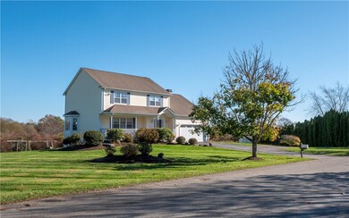 40 Compton View Dr, Middletown, RI 02842 - photo 2