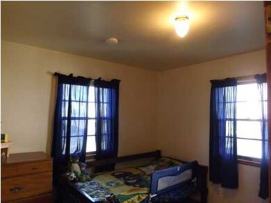 GREAT BEDROOMS LARGE CLOSETS