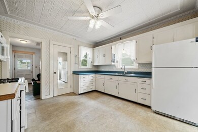 11 Grove St, Saugus, MA 01906 - photo 7