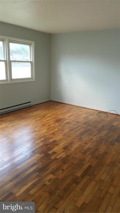 648A W 11th St, Front Royal, VA 22630 - photo 3