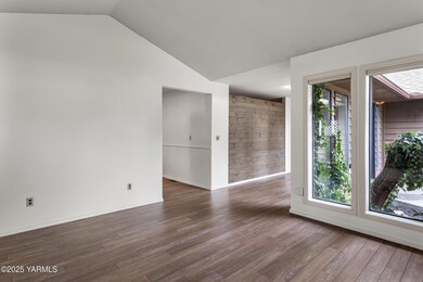 404 Chisholm Trail M0to6oicl3z, Yakima, WA 98908 - photo 7