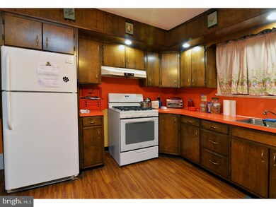 14 W Carroll St, Saint Clair, PA 17970 - photo 7