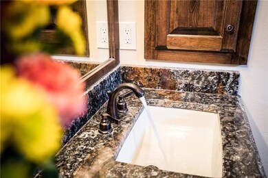 19821 Oakshire Dr, Edmond, OK 73012 - photo 6