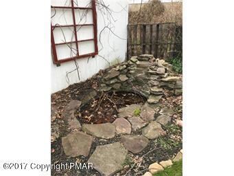33 Davey Ave, Pen Argyl, PA 18072 - photo 4