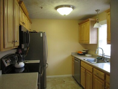 14 Patriot Rd unit 27, Fitchburg, MA 01420 - photo 2