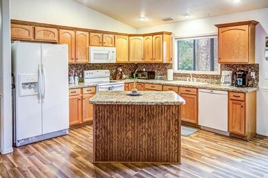 Island with Breakfast Bar
