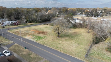 108 S Hook St, Tuscumbia, AL 35674 - photo 2