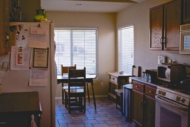 eat in kitchen
