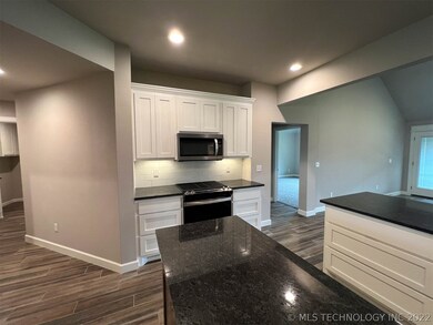 22711 E 102nd Place S, Broken Arrow, OK 74014 - photo 5