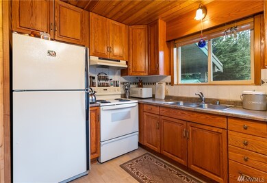 15007 Alpine Rd, Deming, WA 98244 - photo 7