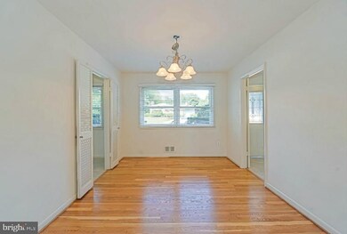 5925 Merritt Place, Falls Church, VA 22041 - photo 4