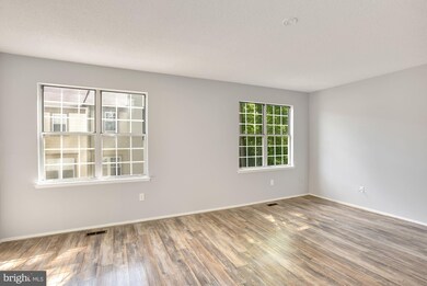 2351 Hunters Square Ct, Reston, VA 20191 - photo 6