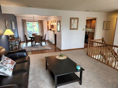 6526 Robin Cir, Slatington, PA 18080 - photo 5