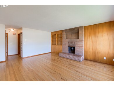 808 E 5th St, Newberg, OR 97132 - photo 6