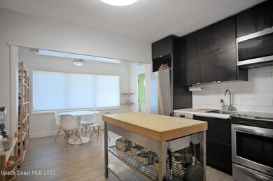 Kitchen & Dining
