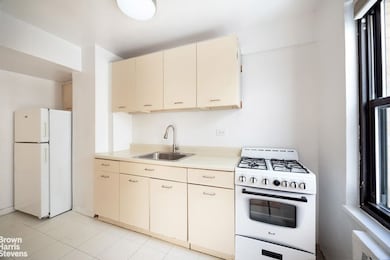 140 E 56th St unit 8B, New York, NY 10022 - photo 3