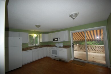11 Ackerman St, Salem, NH 03079 - photo 4