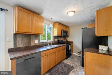 10635 Whiterock Ct, Laurel, MD 20723 - photo 6