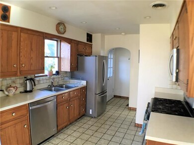 Easy to work in kitchen.