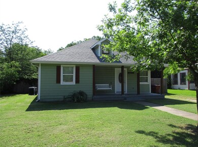 1905 Liberty St, Bonham, TX 75418 - photo 2