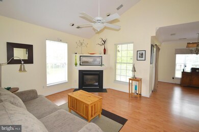 25240 Lake Shore Square unit 205, Chantilly, VA 20152 - photo 2