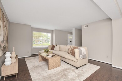 10313 Briar Forest Dr unit 31, Houston, TX 77042 - photo 5