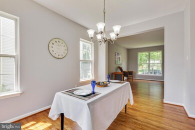 19321 Moon Ridge Dr, Gaithersburg, MD 20878 - photo 5