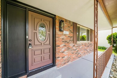 2033 Brittany Rd, Columbus, OH 43229 - photo 4