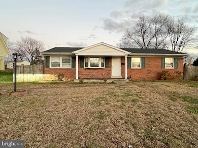 13317 Hillendale Dr, Woodbridge, VA 22193 - photo 3