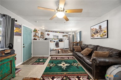 425 Dreamland Dr, Canyon Lake, TX 78133 - photo 4