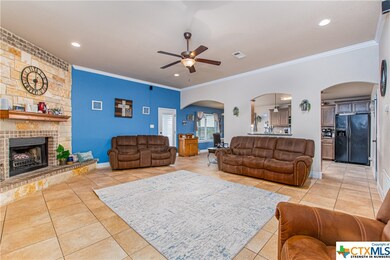 887 Pheasant Cir, Copperas Cove, TX 76522 - photo 2