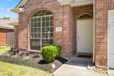 30702 Country Meadows Dr, Tomball, TX 77375 - photo 3