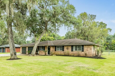 944 Mulberry Ln, Brazoria, TX 77422 - photo 2