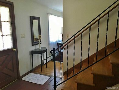 Foyer.