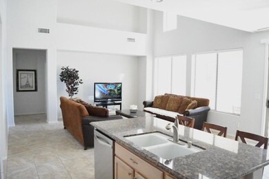 2459_W_Shackleton_DR_3Kitchen