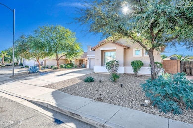 16529 W Saguaro Ln unit 2, Surprise, AZ 85388 - photo 2