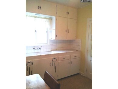 Another view of the kitchen.